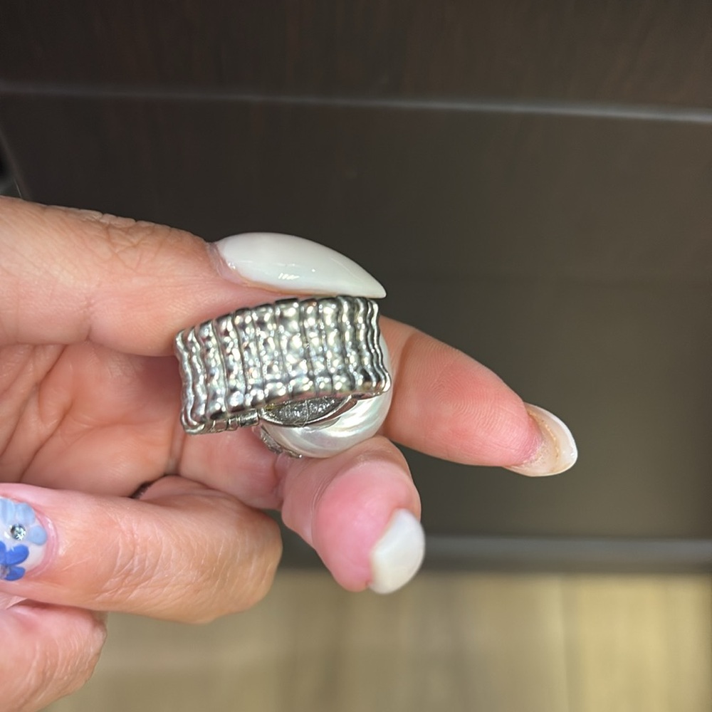 Ring - Picture 3 of 4